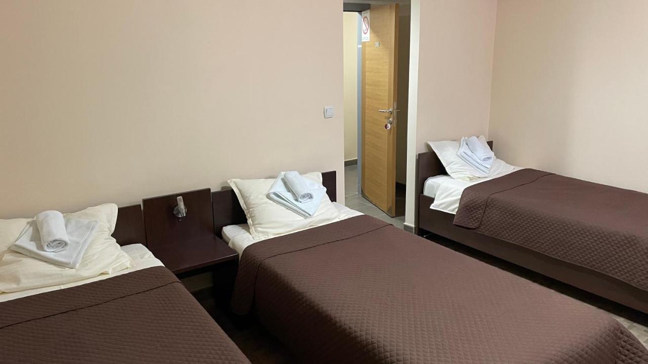 Garni Hotel Lion ยาโกดินา ภายนอก รูปภาพ