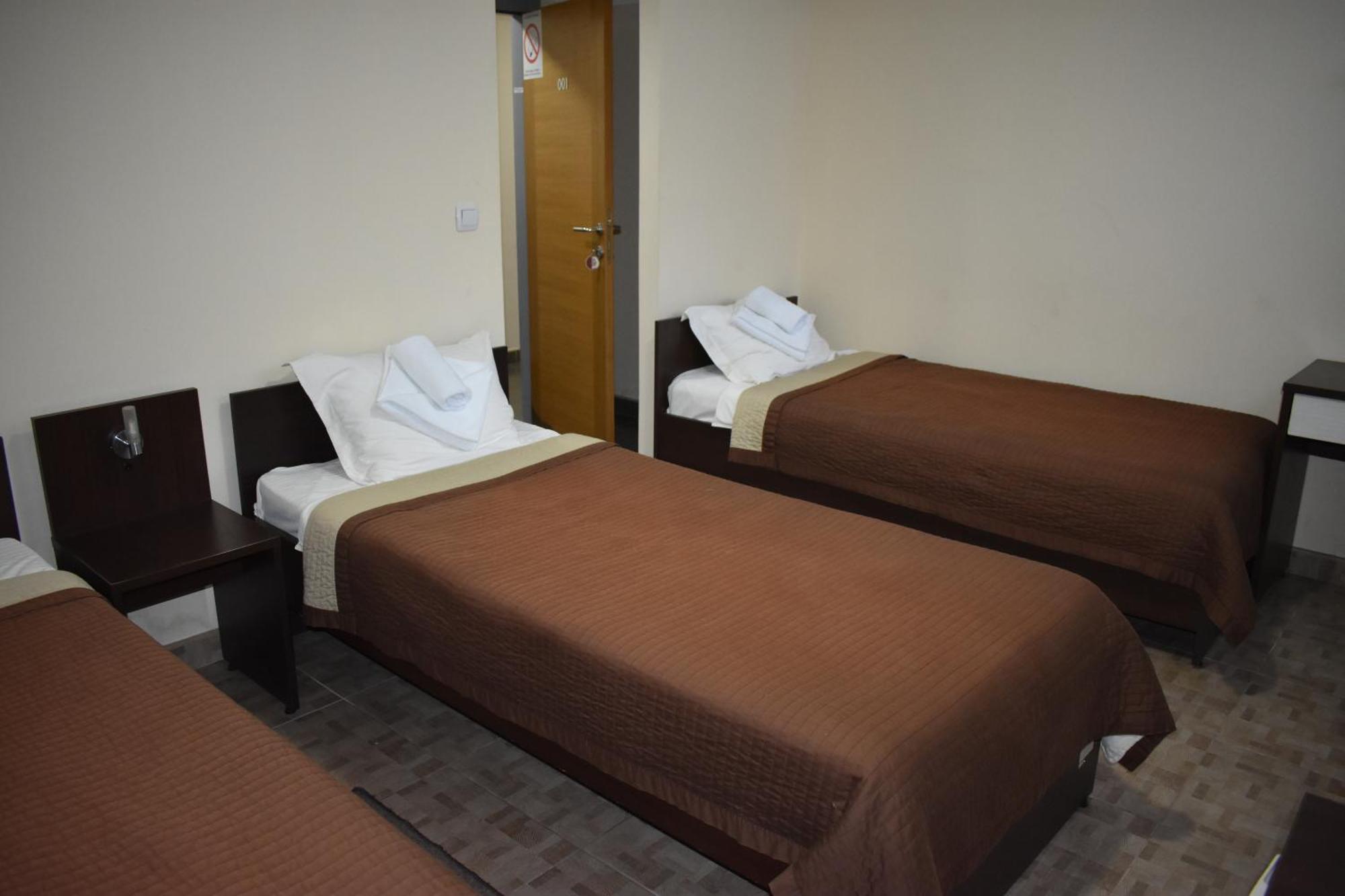 Garni Hotel Lion ยาโกดินา ภายนอก รูปภาพ