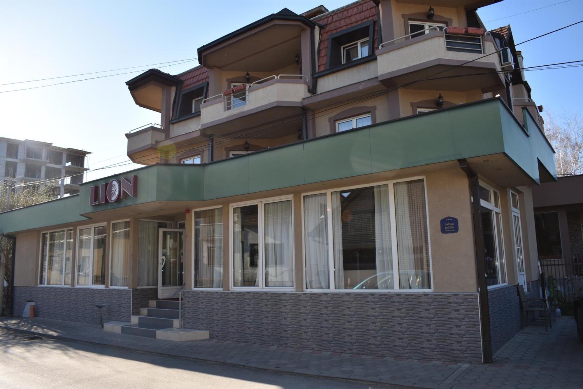 Garni Hotel Lion ยาโกดินา ภายนอก รูปภาพ