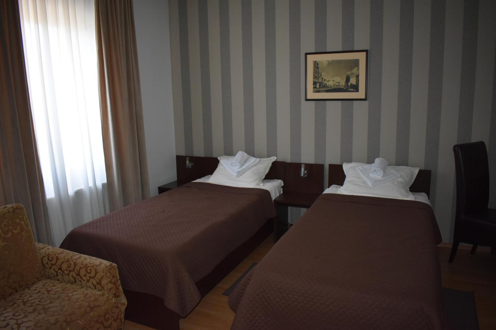 Garni Hotel Lion ยาโกดินา ภายนอก รูปภาพ