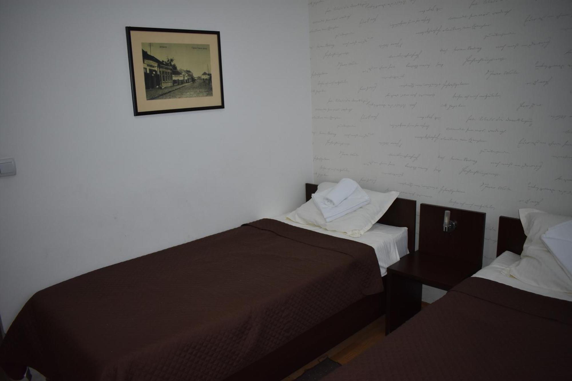 Garni Hotel Lion ยาโกดินา ภายนอก รูปภาพ